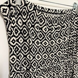 Gorgeous maxi dress, strapless, elastic waistline. Beautiful black and white